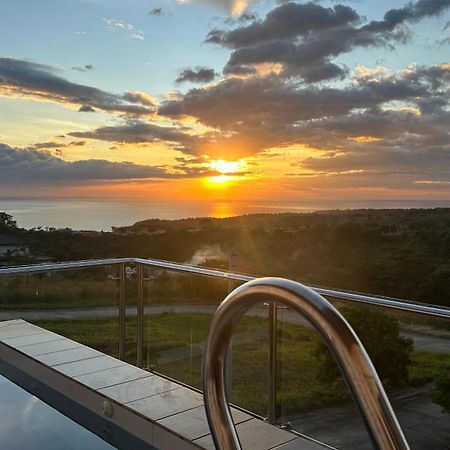 Casa Amores: Camaya Coast Маривелес Экстерьер фото
