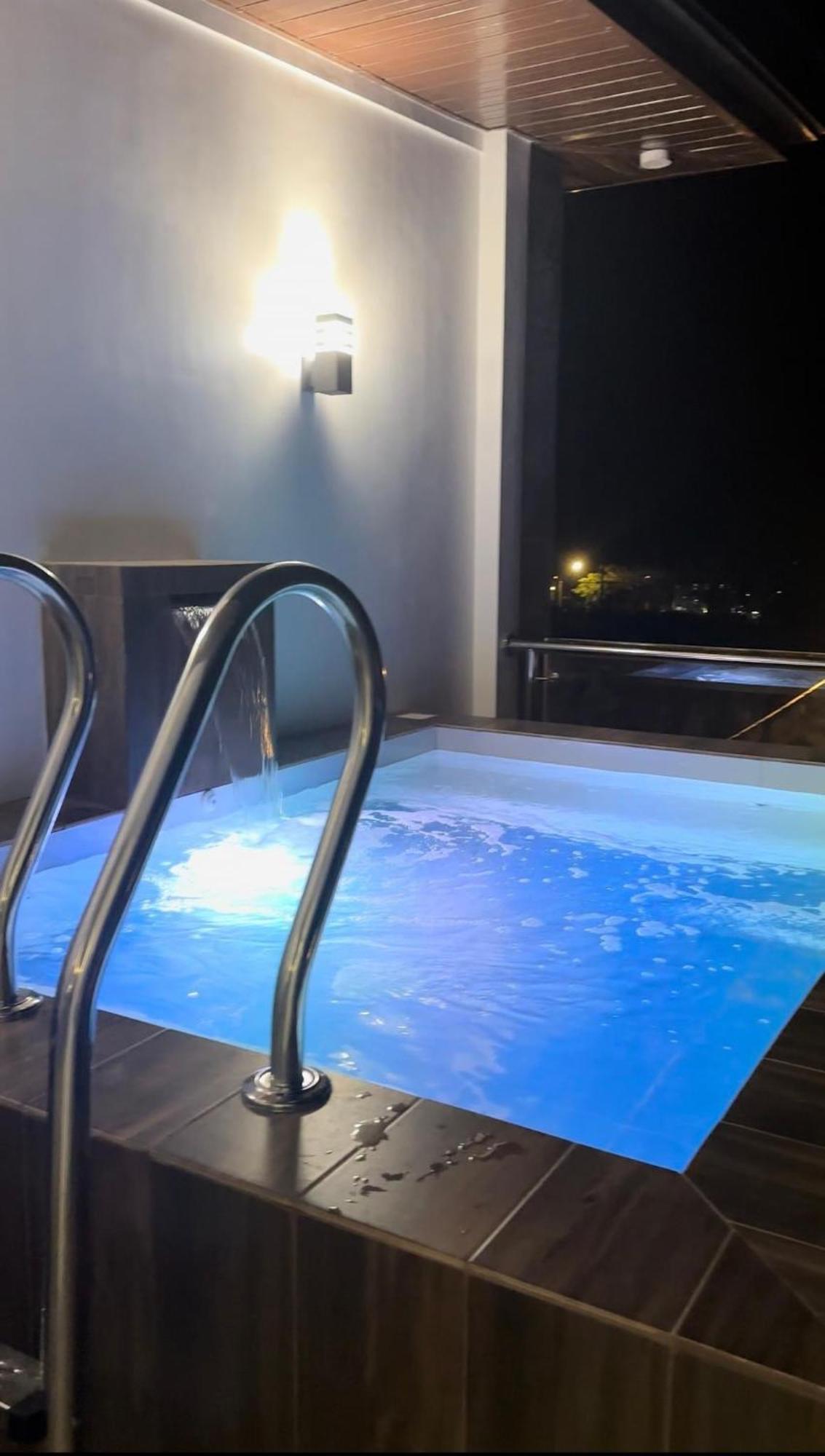 Casa Amores: Camaya Coast Маривелес Экстерьер фото