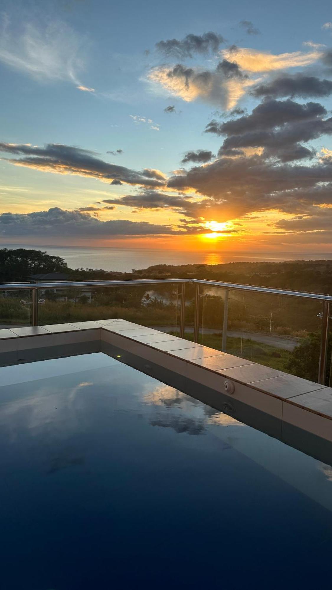 Casa Amores: Camaya Coast Маривелес Экстерьер фото